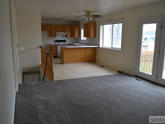 3rd image of 950 Hillview Dr