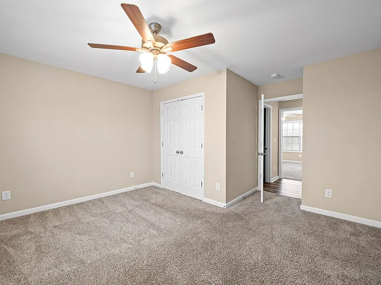 Durrett Dr - 55 (x17) — Photo 20