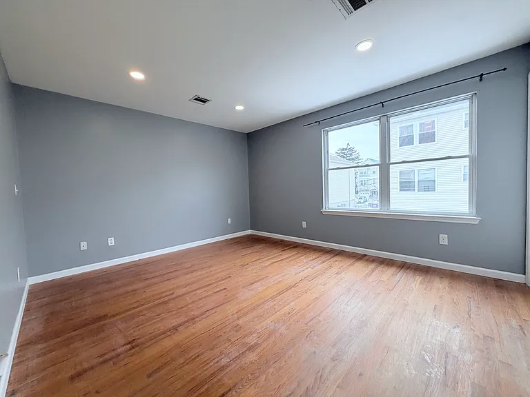 181 Camden St #2 — Photo 12