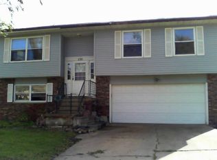 838 S 7th St, Dekalb, IL 60115