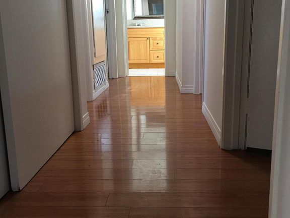 4th image of 20 Teasdale St
