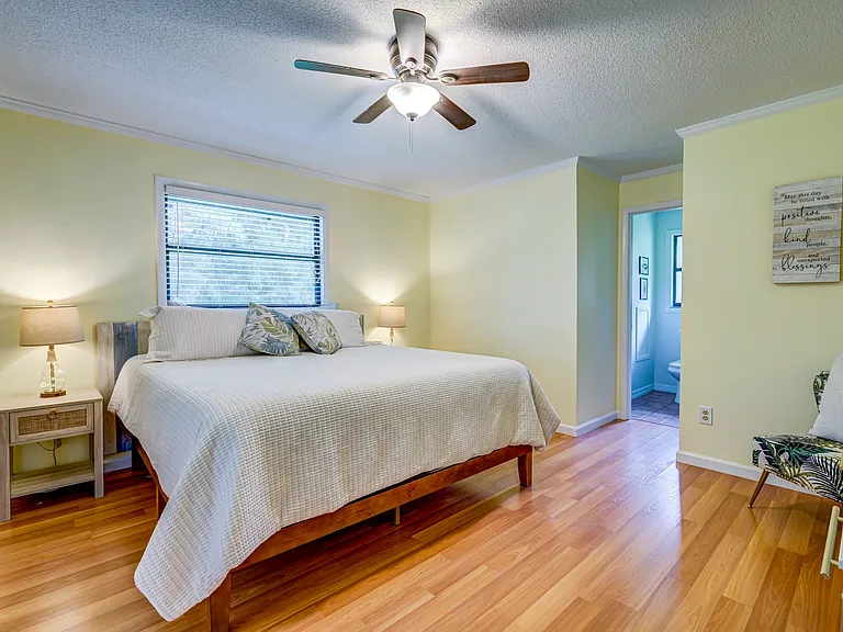 2239 Wells Ave — Photo 5