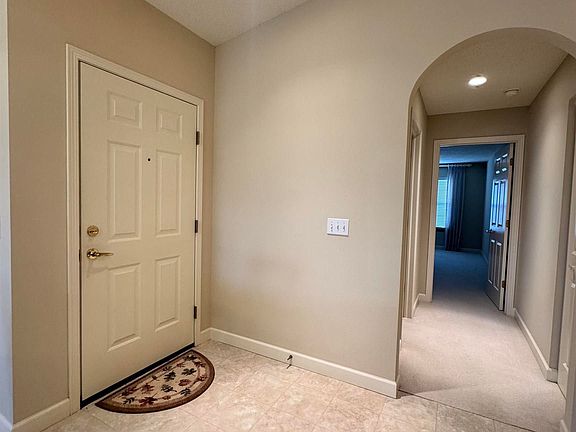 2nd image of 1103 Hawthorn Rdg