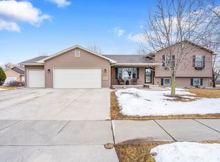 1833 Justin Dr, Omro, WI 54963