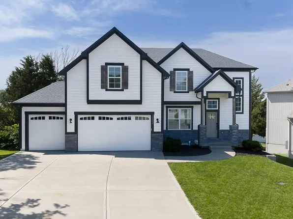 15511 Spruce St, Basehor, KS 66007