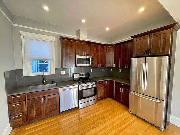 3rd image of 345-347 Frederick St #2