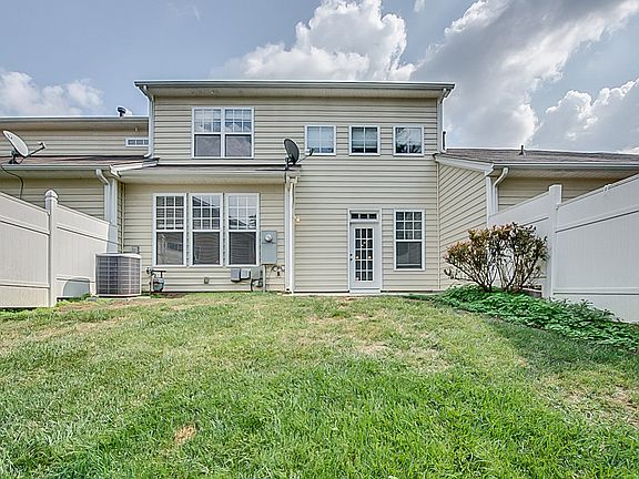5th image of 1194 Crown Vista Dr