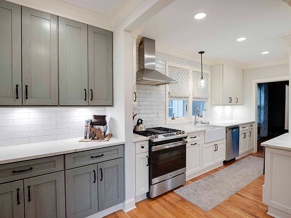 5th image of 17 Main St