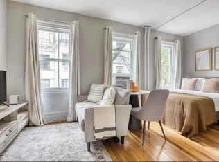 17 Gay St APT 8, New York, NY 10014