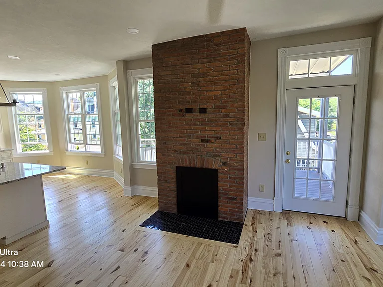 208 Center Ave #2 — Photo 8