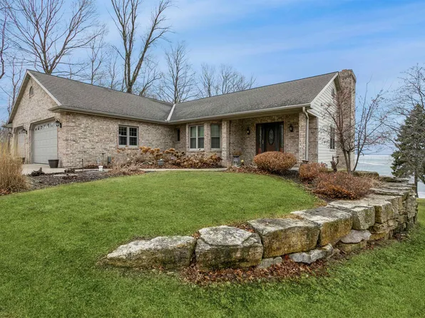 N6311 Fairy Springs Rd, Hilbert, WI 54129