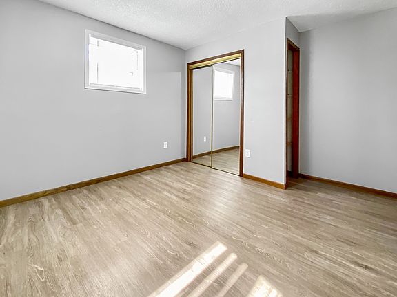 5th image of 2002 10th Ave N APT 4