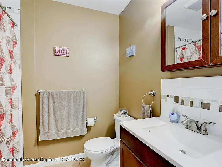 120A Randall Ave #A — Photo 28