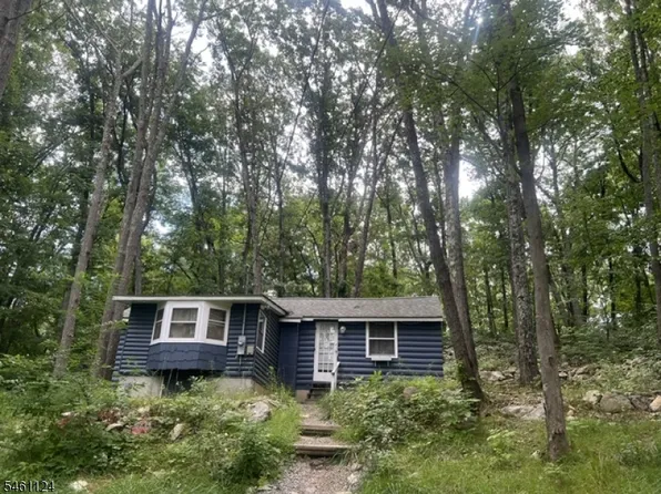 26 Cedar Ln, Vernon Twp., NJ 07461