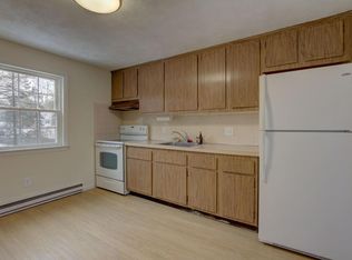 26 Burnap Rd APT 4, Holliston, MA 01746