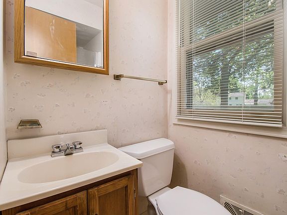 5th image of 4433 Meadowlark Dr