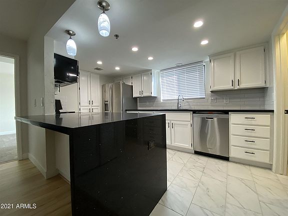 5th image of 3031 N Civic Center Plz Unit 309