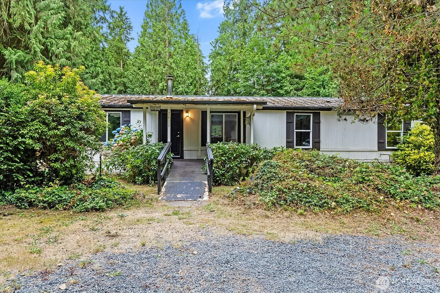 7629 20th Drive NE photo 1