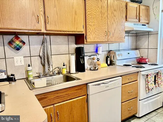 2620 Poplar St #2 — Photo 6
