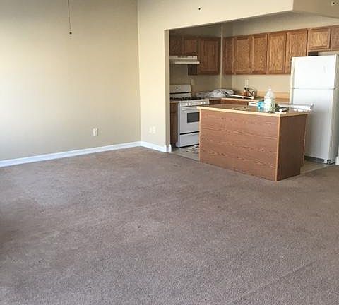 2nd image of 216 Beach Breeze Pl