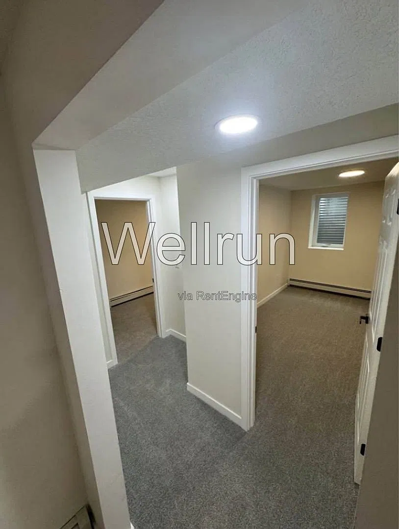 4 bed, 1.0 bath, 1300 sqft, $2,300 — Photo 4