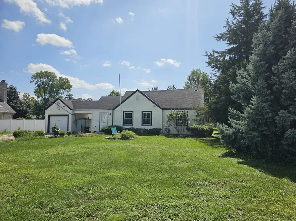 7911 W 92nd St, Hickory Hills, IL 60457