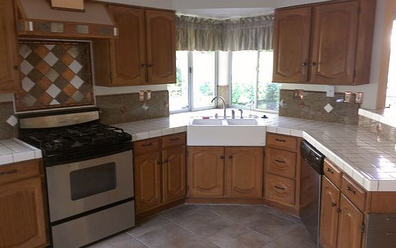 3rd image of 2092 Tiffany Dr