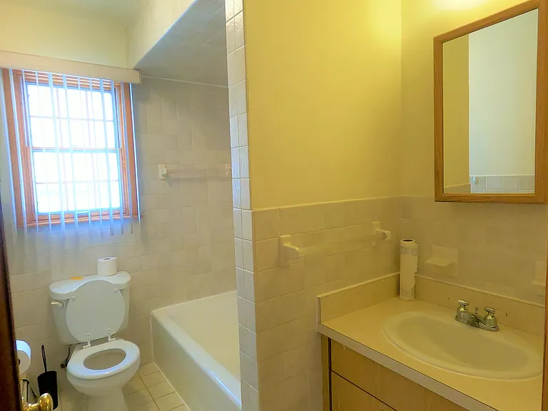 404 Jackson Ave #2 — Photo 11