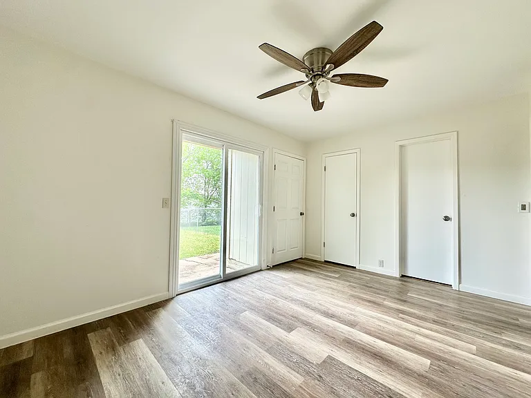 4933 Curzon Ave — Photo 5
