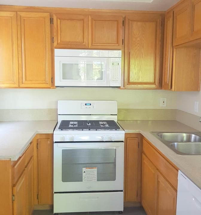 1st image of 5238 Cartwright Ave
