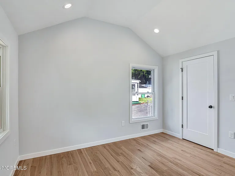 769 Cliffwood Ave — Photo 26
