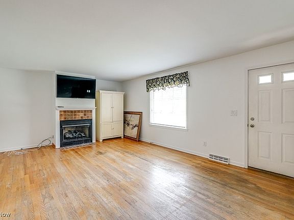 3rd image of 507 Narragansett Dr