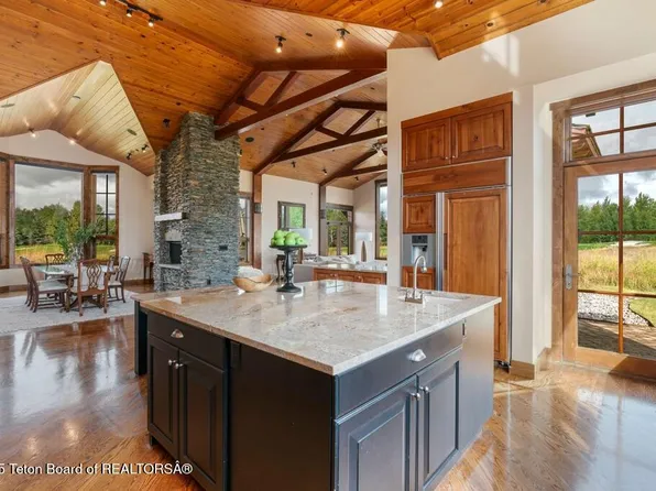 6240 N Prickly Pear Ln, Jackson, WY 83001