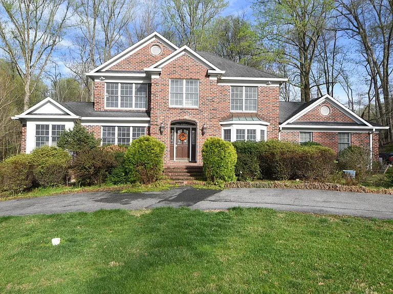 13576 Highland Rd — Photo 75