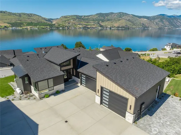 154 Apple Avenue, Chelan, WA 98816