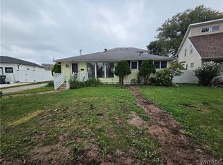 94 Arlington Pl, Depew, NY 14043