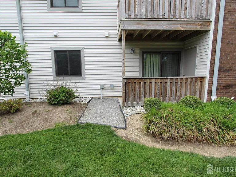 4707 Ravens Crest Dr — Photo 6