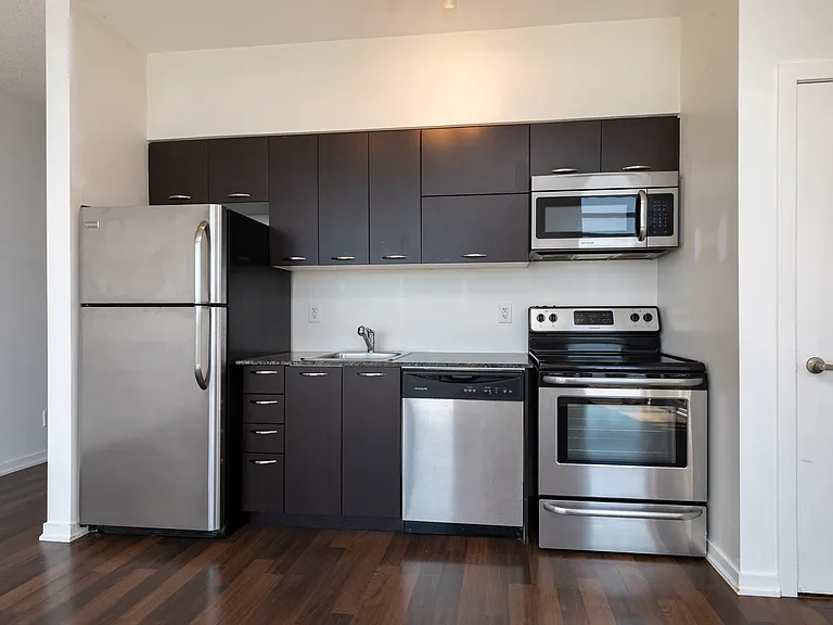 38 Joe Shuster Way — Photo 16