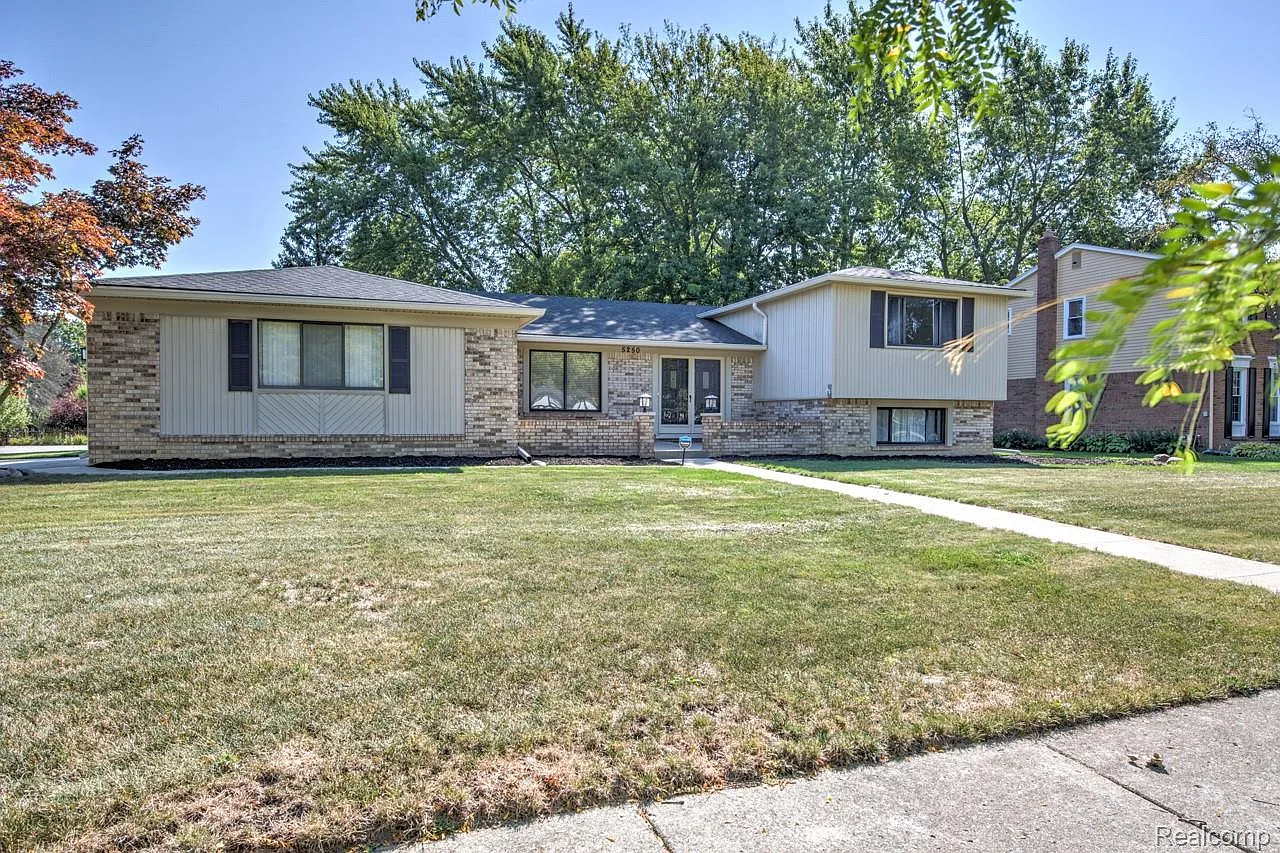 5250 Winchester Dr photo 1