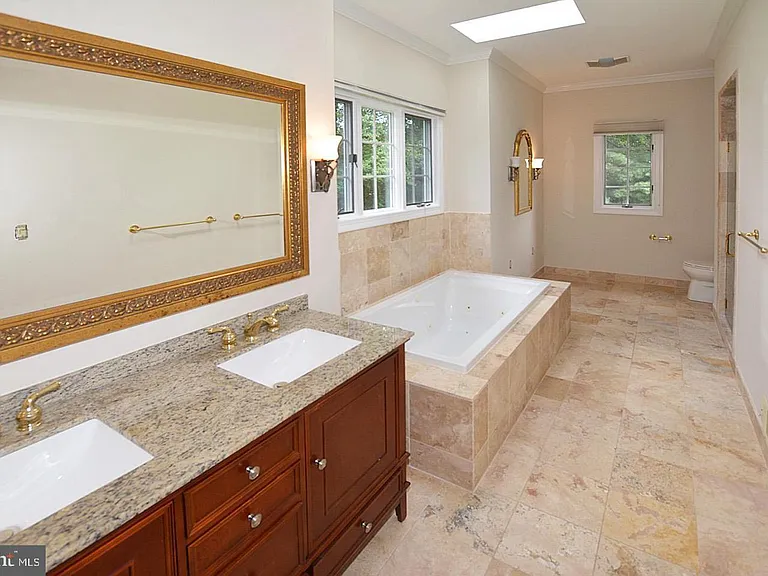 10190 Akhtamar Dr — Photo 34