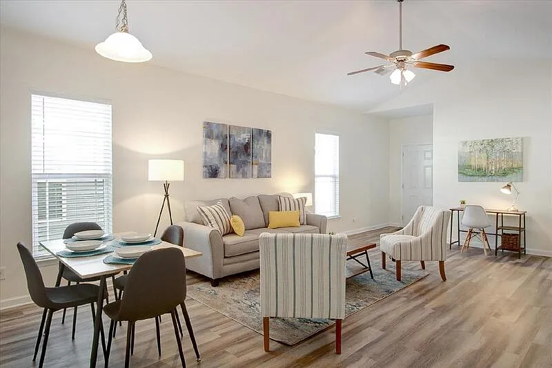 3 bed, 2.0 bath, 1398 sqft, $3,100 — Photo 4