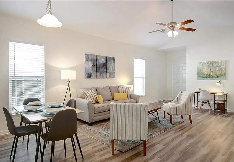11 Summer Lake Way — Photo 4