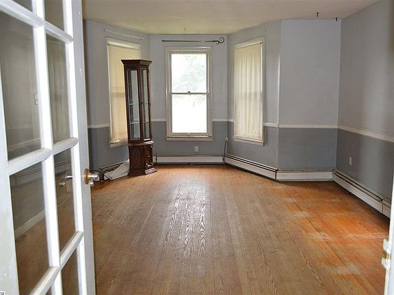 5th image of 9 E Gay St