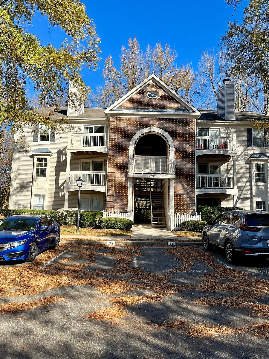 front of building - 5708 Shadwell Ct