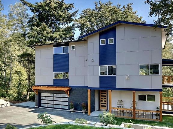 2nd image of 5942 21st Avenue SW