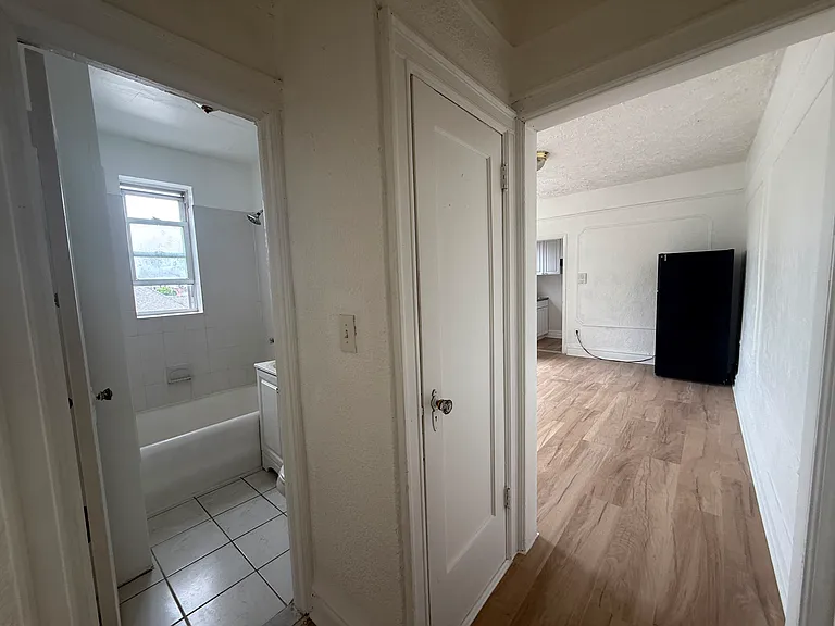 34 Kensington Ave #D2 — Photo 1