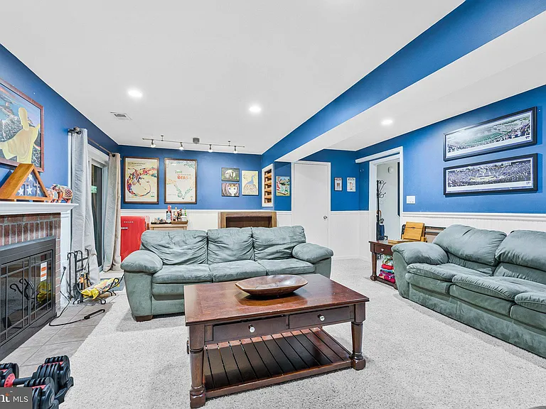 9607 Masterworks Dr — Photo 22