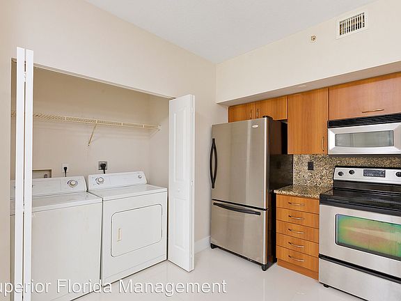 2nd image of 250 NE 3rd Ave #1513