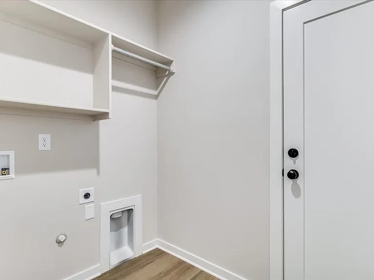 2315 W Macarthur Rd — Photo 24