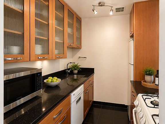 3rd image of 417 E 90th St APT 7E
